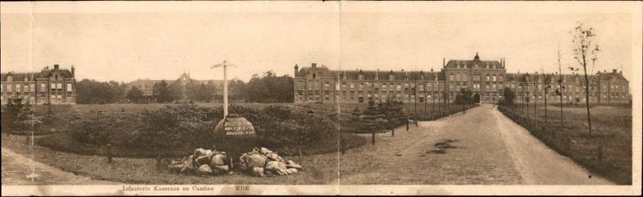 Ede DRIEVOUDIGE KAART  Infanterie kazerne ZIE BESCHRIJVING, Verzamelen, Ansichtkaarten | Nederland, Ongelopen, Gelderland, Voor 1920