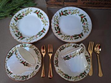 2 sets kerstservies Royal Kendal - Engeland beschikbaar voor biedingen