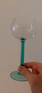 4 mooie! oude Franse wijnglazen met prachtige groene voet, Antiek en Kunst, Antiek | Glas en Kristal, Ophalen of Verzenden