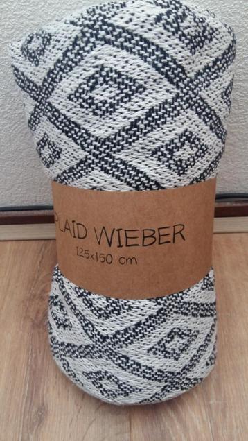 zeer mooie nieuwe plaids met franjes 125 bij 150 beschikbaar voor biedingen