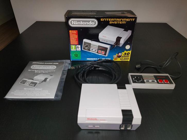 Nintendo NES Mini classic, Spelcomputers en Games, Spelcomputers | Nintendo NES, Zo goed als nieuw, Met 2 controllers, Ophalen of Verzenden