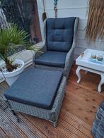 Kunststof rieten tuinstoelen met hocker, Ophalen, Zo goed als nieuw, Kunststof