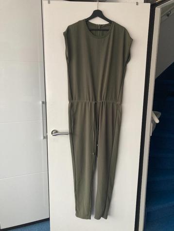 Mouwloze jumpsuit M beschikbaar voor biedingen