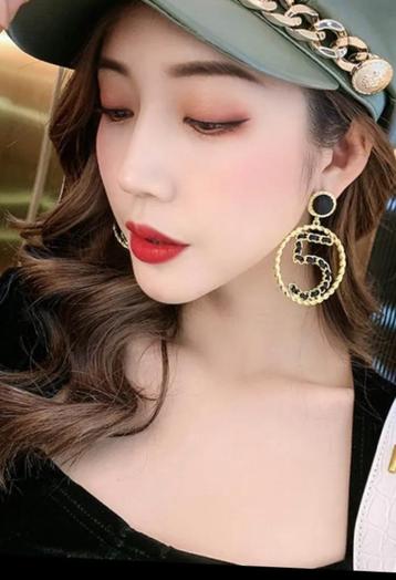 No. 5 Oorringen, NIEUW! CADEAUTIP van SINT!  beschikbaar voor biedingen