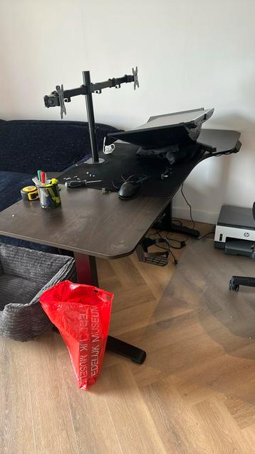 Bureau  beschikbaar voor biedingen