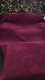 Vloerkleed, diep rood, achterkant rubber, niet zwaar, Ophalen, Zo goed als nieuw