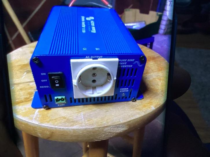 Victron Phoenix 12V - 230V 350W Omvormer., Auto diversen, Auto-accessoires, Zo goed als nieuw, Ophalen of Verzenden