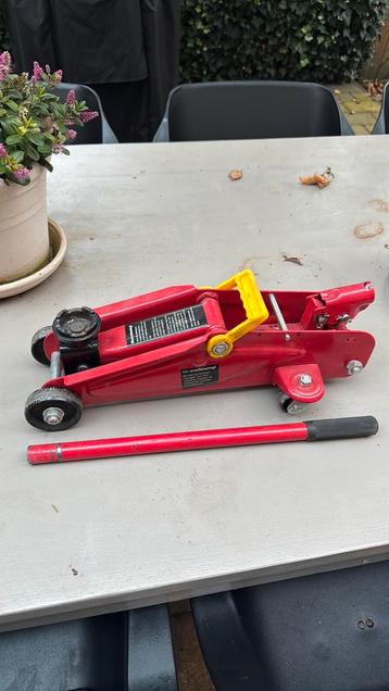 Prima krik beschikbaar voor biedingen