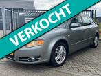 Audi A4 Avant 1.8 Turbo Advance | AUTOMAAT | LEDER | TREKHAA, Auto's, Gebruikt, Zwart, 4 cilinders, Parkeersensor