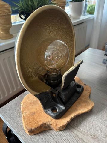 Unieke lamp beschikbaar voor biedingen