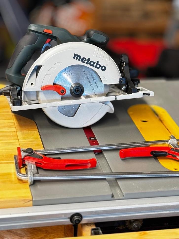 Metabo Cirkelzaag, Doe-het-zelf en Verbouw, Gereedschap | Zaagmachines, Zo goed als nieuw, Cirkelzaag, 1200 watt of meer, 30 tot 70 mm
