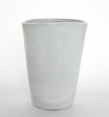 Pieter Groeneveldt – witte aardewerk vaas beschikbaar voor biedingen