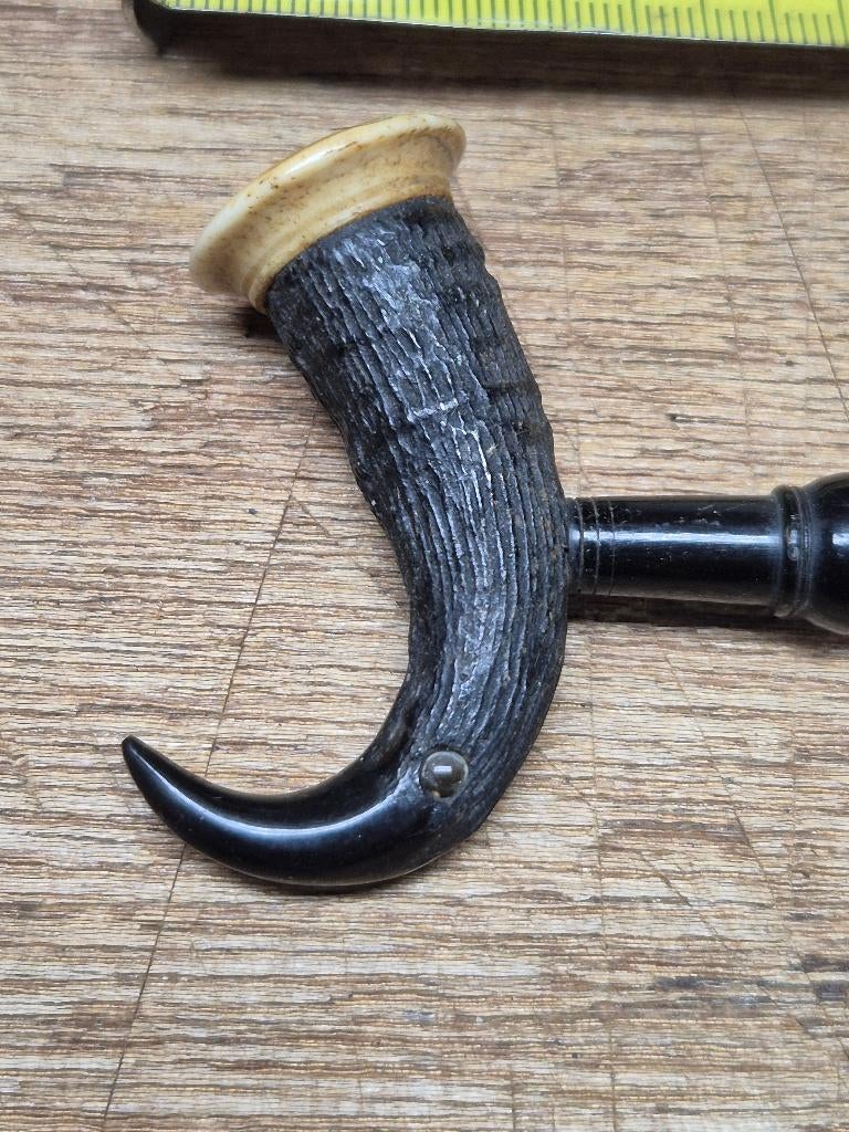 Kleine antieke opium pijp. Fraai gesneden, Ophalen of Verzenden