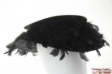 Dameshoed MadHatter Amsterdam zwart zijde met veren 57 NEW beschikbaar voor biedingen