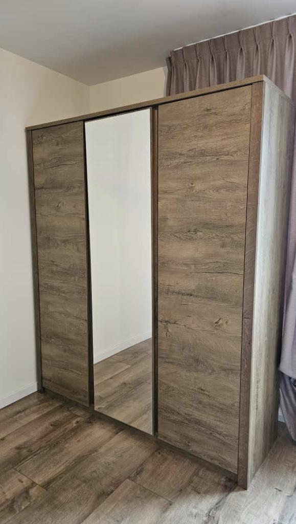 Kledingkast Vedde, Huis en Inrichting, Kasten | Kledingkasten, Gebruikt, 150 tot 200 cm, 150 tot 200 cm, 25 tot 50 cm, Met deur(en)