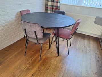 Ronde zwarte tafel 130  beschikbaar voor biedingen