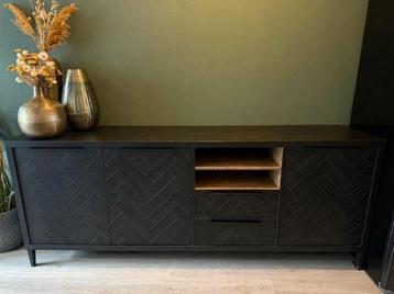 Dressoir Sugi Ban Gamma Lamulux beschikbaar voor biedingen