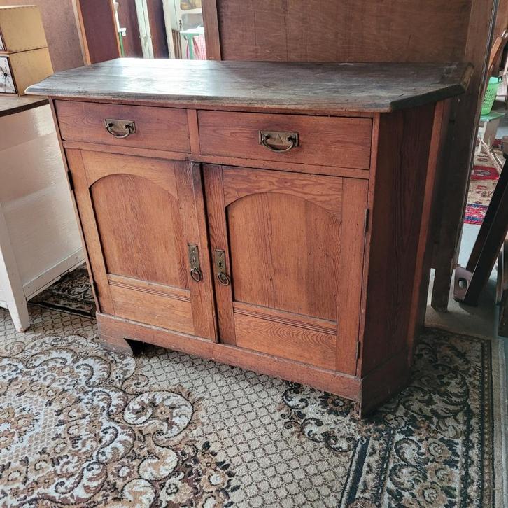 Brocante oude eiken commode dressoir lage kast, Antiek en Kunst, Curiosa en Brocante, Ophalen
