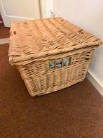Mooie rieten mand met deksel, Huis en Inrichting, Ophalen, Overige materialen, Gebruikt, 50 tot 100 cm