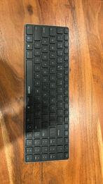Draadloos toetsenbord, Computers en Software, Toetsenborden, Ophalen, Zo goed als nieuw