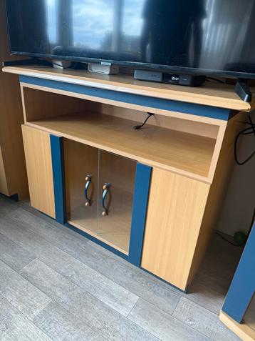 Complete meubelset voor de woonkamer. beschikbaar voor biedingen