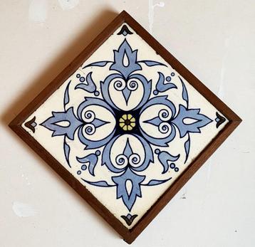 Jugendstil tegel  20x20cm beschikbaar voor biedingen