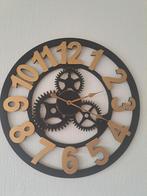Houten klok met gouden letters, Ophalen of Verzenden, Zo goed als nieuw