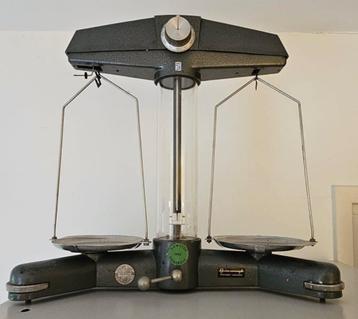 Dijkstra apothekersweegschaal beschikbaar voor biedingen