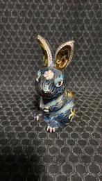 Cloisonne. Geëmailleerde haasje van brons, Ophalen of Verzenden