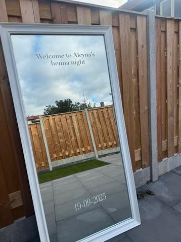 Spiegel beschikbaar voor biedingen