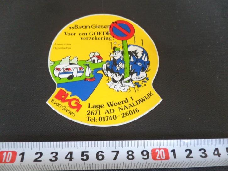 sticker naaldwijk b van giesen verzekeringen strip wrak auto, Verzamelen, Stickers, Zo goed als nieuw, Bedrijf of Vereniging, Ophalen
