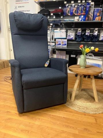 Sta op stoel relaxfauteuil Fitform Riposo als nieuw beschikbaar voor biedingen