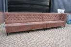 Lange eetkamerbank wandbank skai gecapitonneerd 402 cm.