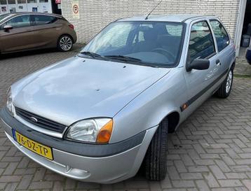 Ford Fiesta 1.3 I 3DR 2000 Grijs