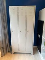 Locker - 3 afsluitbare deuren, mooie industriële kast, Huis en Inrichting, Kasten | Lockerkasten, Ophalen, Gebruikt, Industrieel, stoer