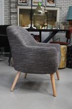 Leuke fauteuil grijs stof gemeleerd met houten pootjes, Zo goed als nieuw, Hout, 50 tot 75 cm, Ophalen
