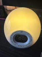 Wake up light met radio, Ophalen of Verzenden, Gebruikt, Digitaal, Wekker of Tafelklok