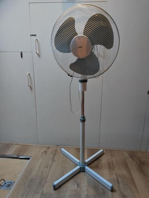 Ventilator: in hoogte verstelbaar, 3 snelheden: zo goed als, Witgoed en Apparatuur, Ventilatoren, Zo goed als nieuw, Statiefventilator