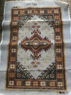 Voorbedrukt Smyrna stramien tapijt vloerkleed 63 x 98 cm, Hobby en Vrije tijd, Ophalen of Verzenden, Nieuw, Breien of Haken