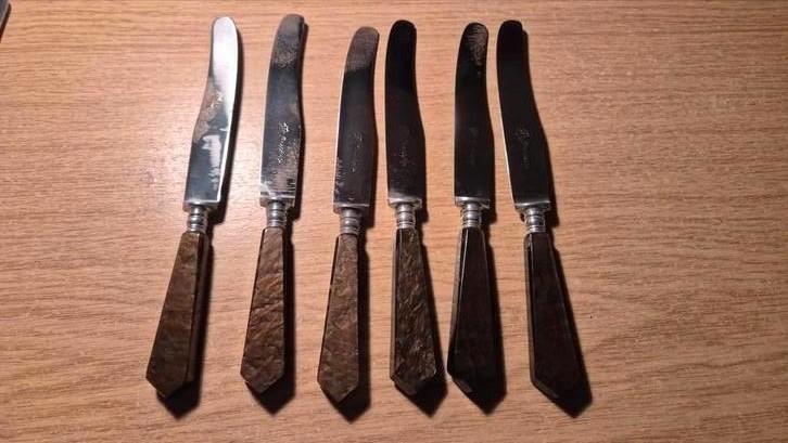 Twee Vintage Roestvrijstalen Messen Sets, Huis en Inrichting, Keuken | Bestek, Gebruikt, Los bestek, Rvs of Chroom, Ophalen of Verzenden