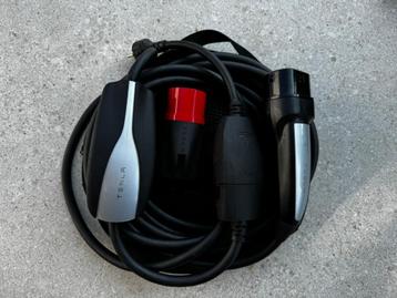 Tesla Mobile Connector / Granny Charger beschikbaar voor biedingen