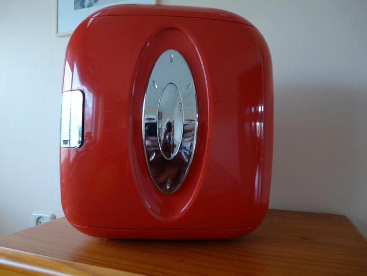 Vintage mini koelkast JH-7F, Witgoed en Apparatuur, Koelkasten en IJskasten, Gebruikt, Zonder vriesvak, Minder dan 75 liter, Minder dan 85 cm