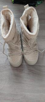 Warme boots met bont. Nieuw. Nog niet gedragen, Beige, Snowboots, Nieuw, Ophalen of Verzenden