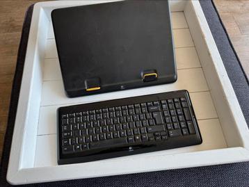 Logitech Draadloos toetsenbord K340 en Notebook Riser N110 beschikbaar voor biedingen
