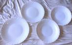 keuken set 4 vintage witte Arcopal borden '70, Nieuw, Ophalen of Verzenden, Glas, Bord(en)