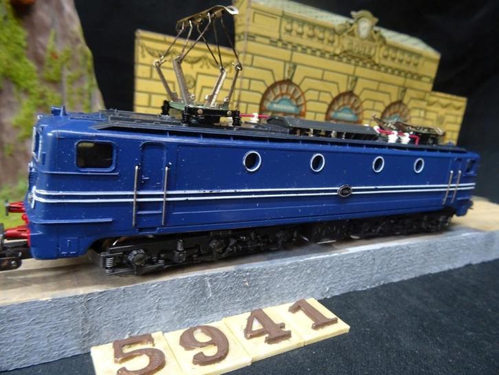 5941=Lima 1300 met rijtuigen van de Ned.spoorwegen.2110, Hobby en Vrije tijd, Modeltreinen | H0, Gebruikt, Locomotief, Gelijkstroom