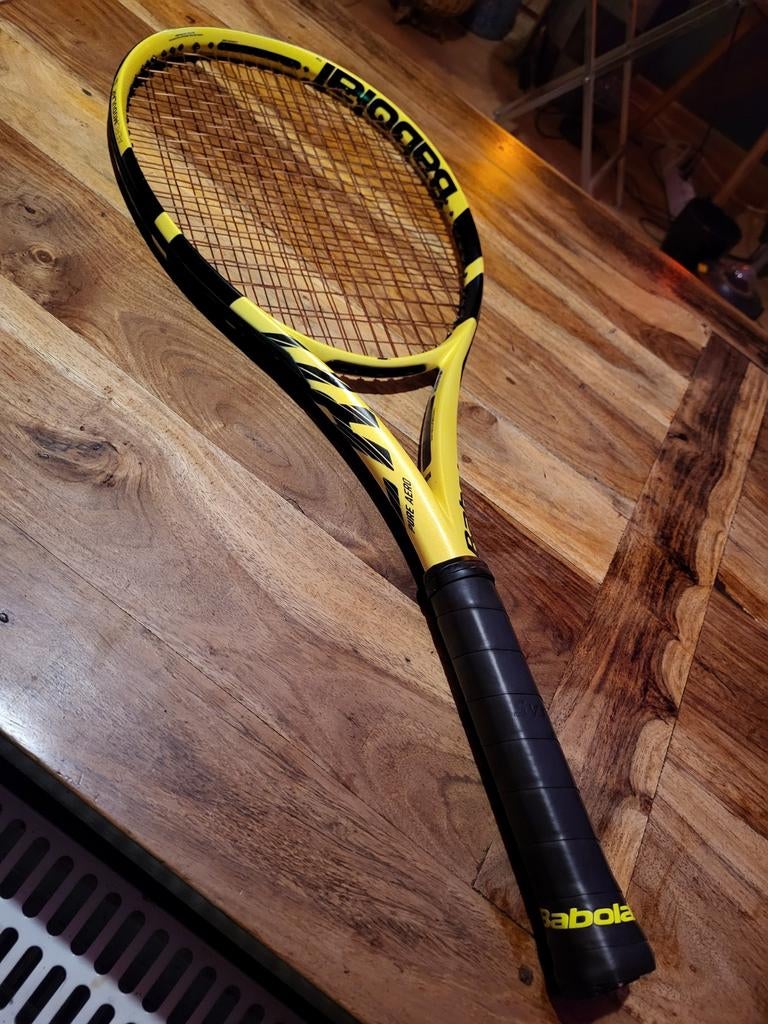 Prachtige Babolat Pure Aero Tennisracket 300 gram, Sport en Fitness, Tennis, Ophalen of Verzenden, Zo goed als nieuw, Racket, Babolat