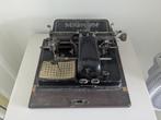 Mignon AEG model 4 typmachine met Servo-Kroatische indeling, Ophalen of Verzenden
