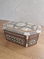 Egyptian wooden boxes with mother of pearl, Sieraden, Tassen en Uiterlijk, Beautycases, Ophalen of Verzenden, Zo goed als nieuw