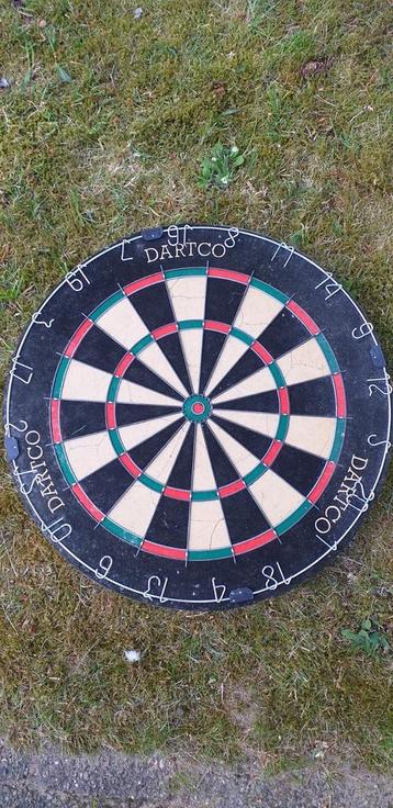 Dartbord weinig gebruikt incl. Scorebord beschikbaar voor biedingen